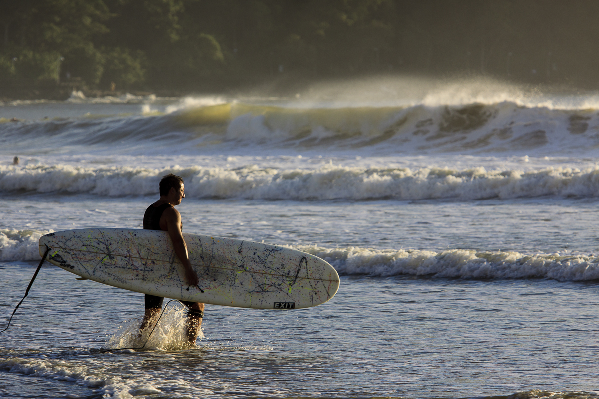 Resultado de imagem para surf em balneário camboriú